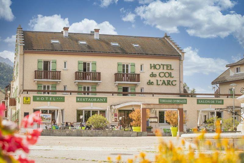 Logis Hotel - Le Col De L'Arc Lans-en-Vercors Buitenkant foto